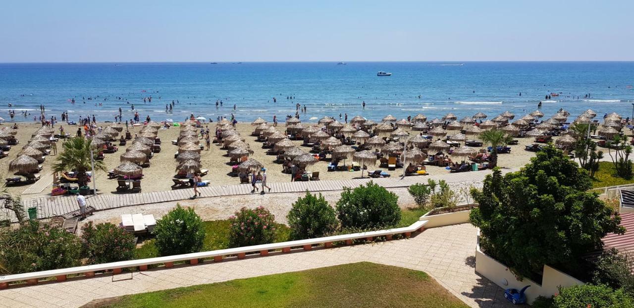 Haig'S Dream Flat On The Beach Larnaca Exterior foto