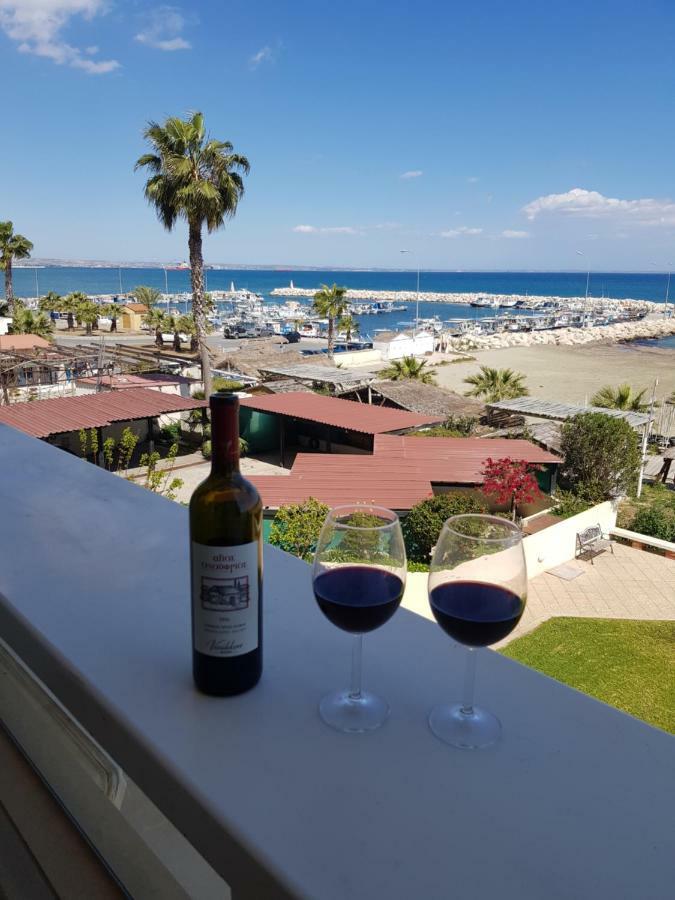 Haig'S Dream Flat On The Beach Larnaca Exterior foto