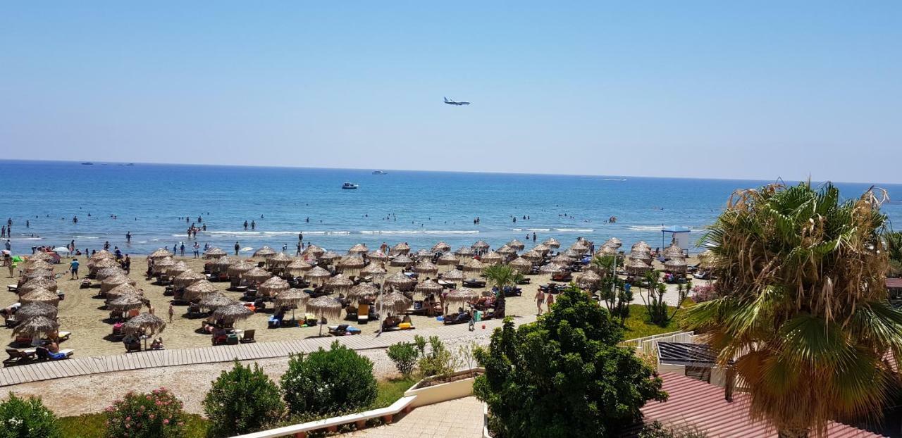 Haig'S Dream Flat On The Beach Larnaca Exterior foto
