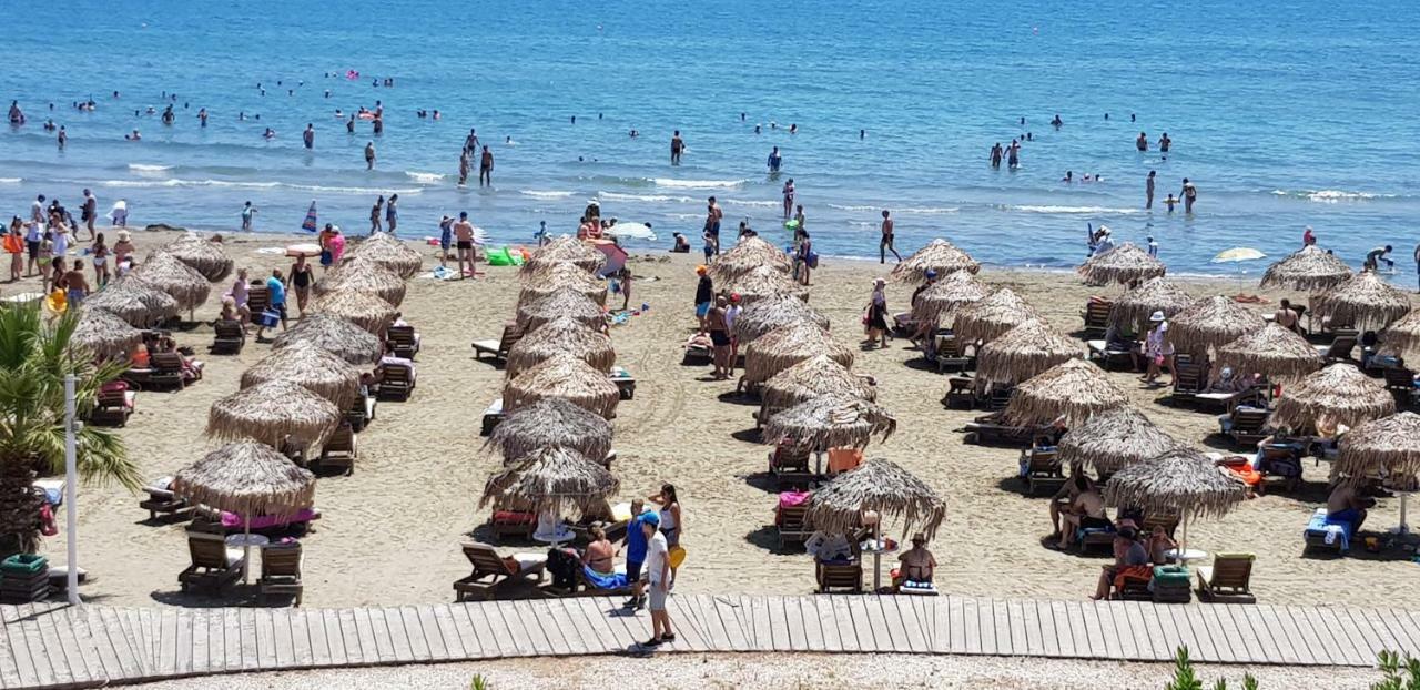 Haig'S Dream Flat On The Beach Larnaca Exterior foto