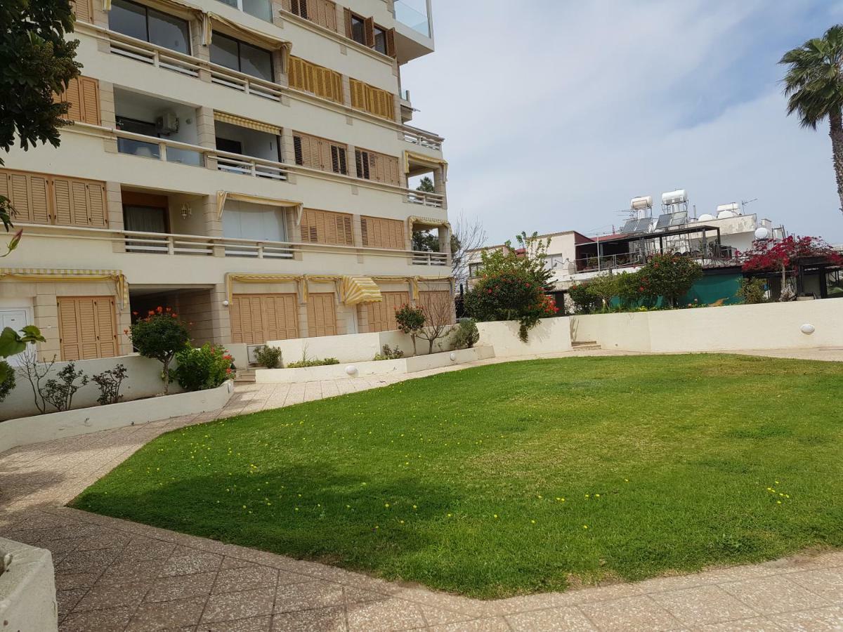 Haig'S Dream Flat On The Beach Larnaca Exterior foto