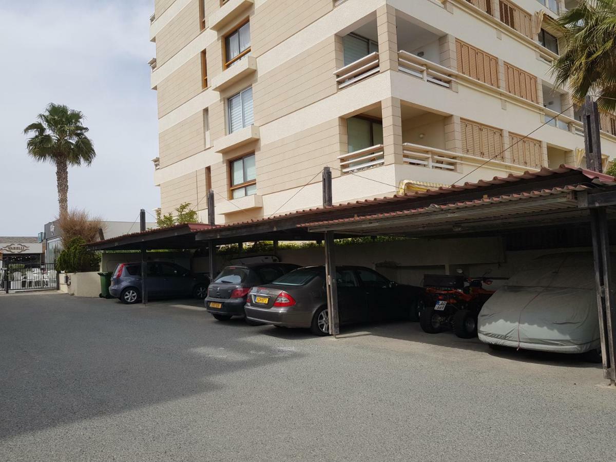 Haig'S Dream Flat On The Beach Larnaca Exterior foto